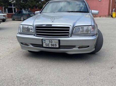 Mercedes C 240