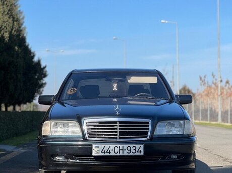 Mercedes C 200