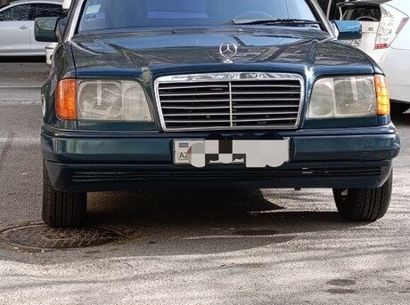 Mercedes 220 E