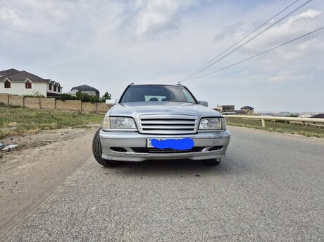 Mercedes C 230