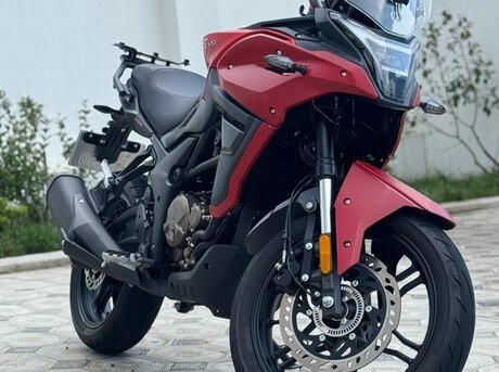 Voge 300 ds