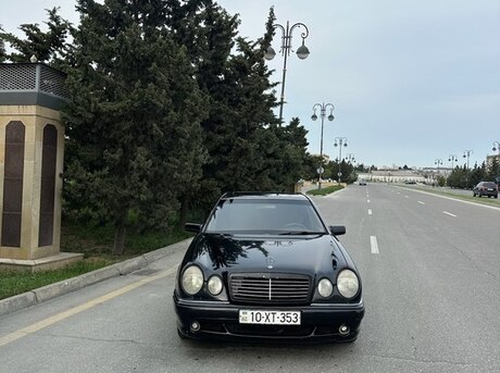 Mercedes E 220