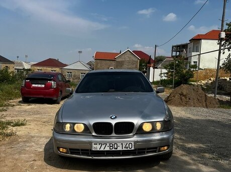 BMW 523