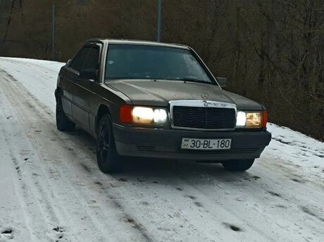 Mercedes 190