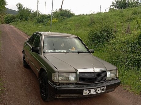 Mercedes 190