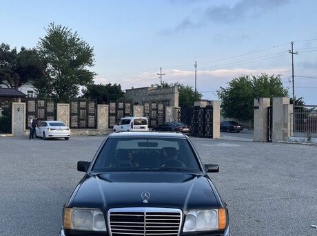 Mercedes 200 E