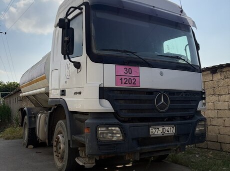 Mercedes Actros 1840