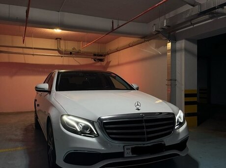 Mercedes E 300 e