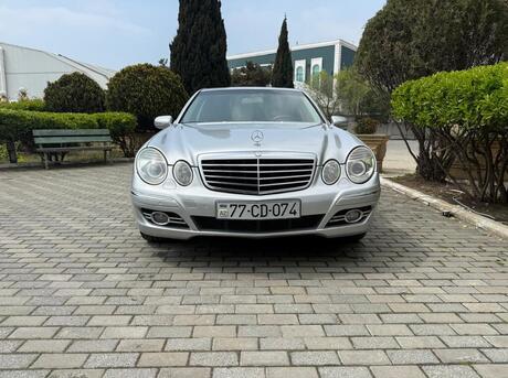 Mercedes E 220