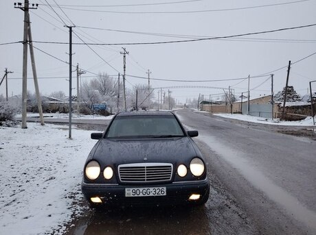 Mercedes E 230