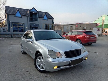 Mercedes C 240