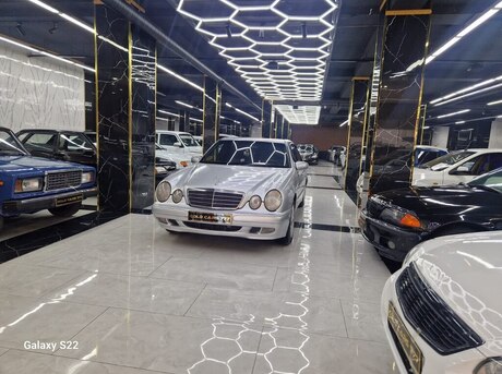 Mercedes E 220