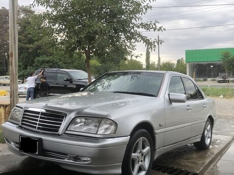 Mercedes C 240