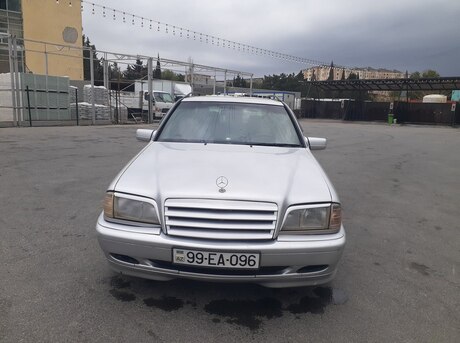 Mercedes C 240