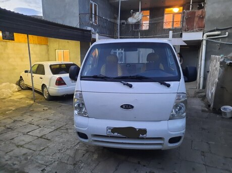 Kia K2700