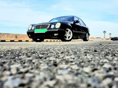 Mercedes E 320