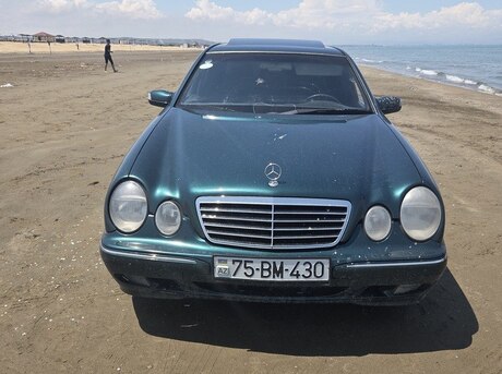 Mercedes E 200