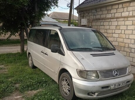 Mercedes V 230