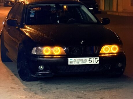 BMW 528