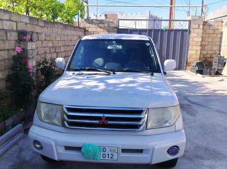 Mitsubishi Pajero io