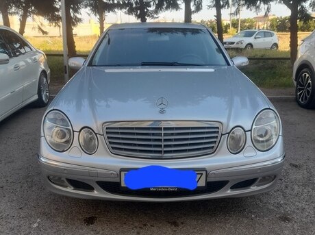 Mercedes E 220