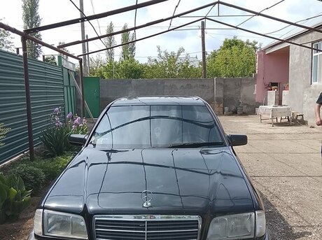 Mercedes C 230