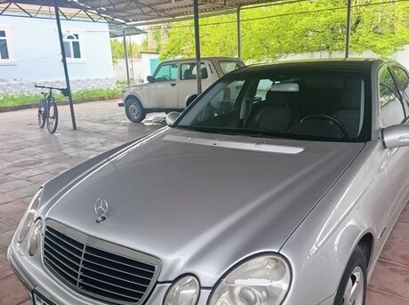 Mercedes E 220