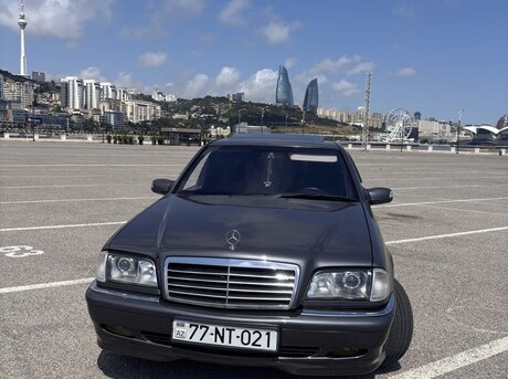 Mercedes C 180