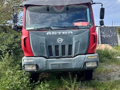 Iveco Astra HD8