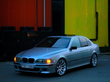 BMW 528