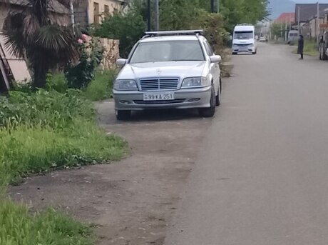 Mercedes C 200