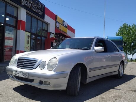 Mercedes E 220