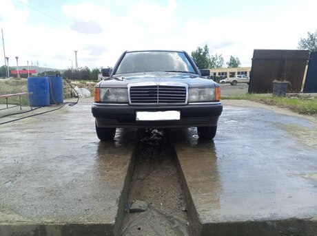 Mercedes 190