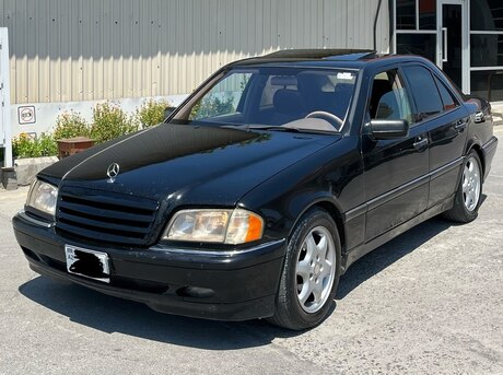 Mercedes C 280