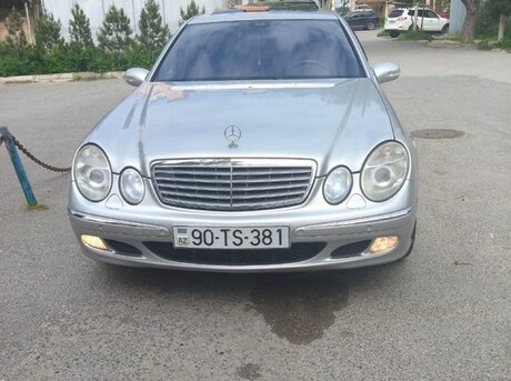 Mercedes E 240