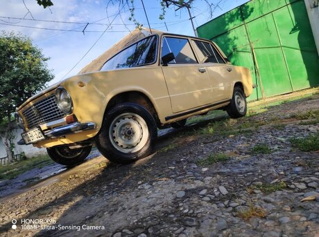 LADA (VAZ) 21011