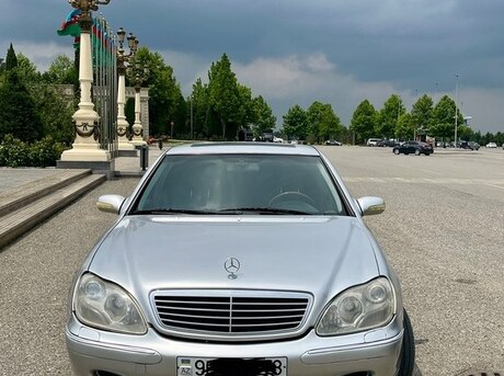 Mercedes S 320