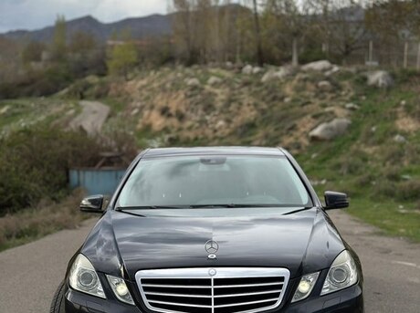 Mercedes E 220