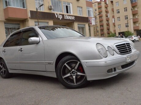 Mercedes E 240