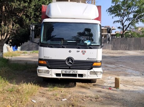 Mercedes Atego 815