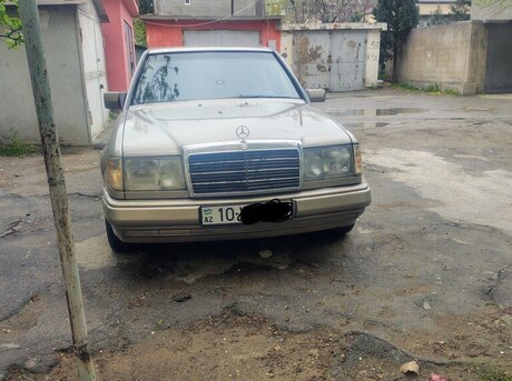 Mercedes 230 E