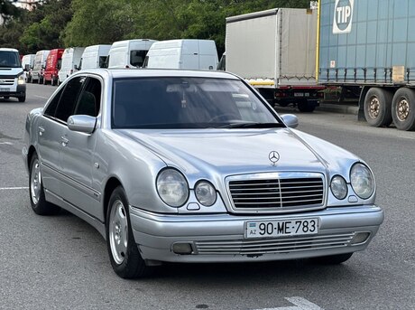 Mercedes E 240