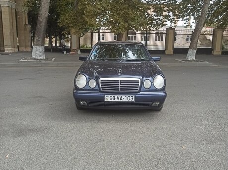 Mercedes E 220