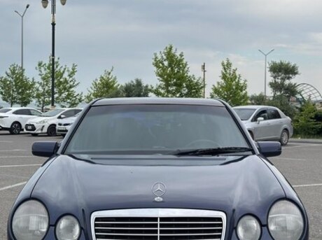 Mercedes E 240