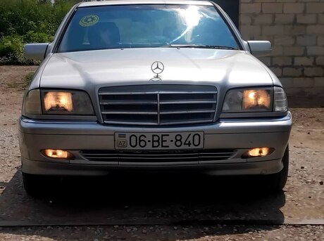 Mercedes C 180