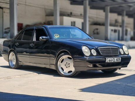 Mercedes E 220