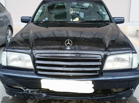 Mercedes C 200