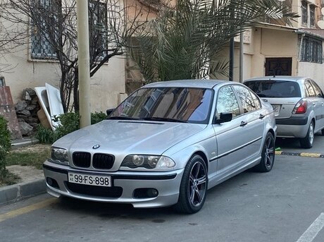 BMW 320