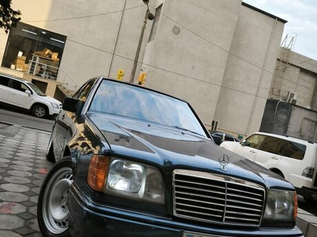 Mercedes 220 E