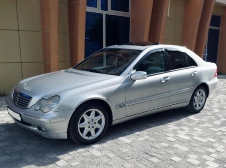 Mercedes C 240
